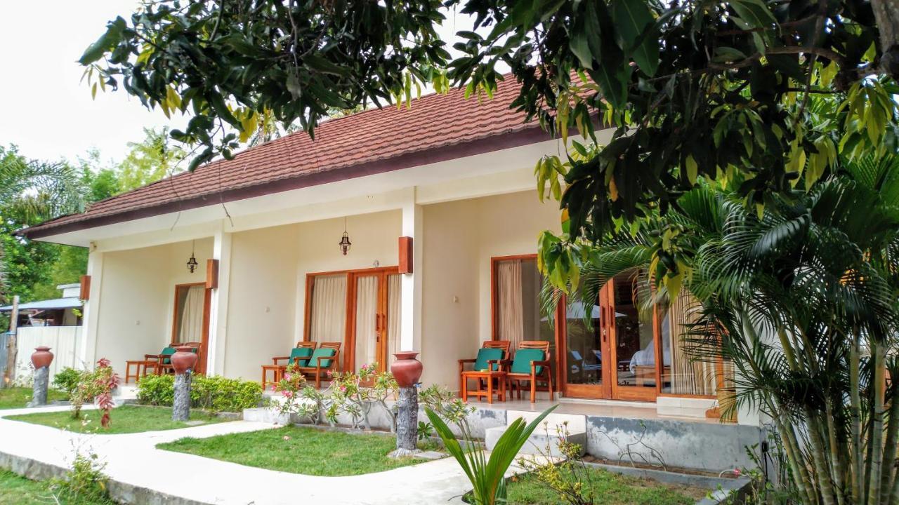 Salili Bungalow Гили Еър Екстериор снимка