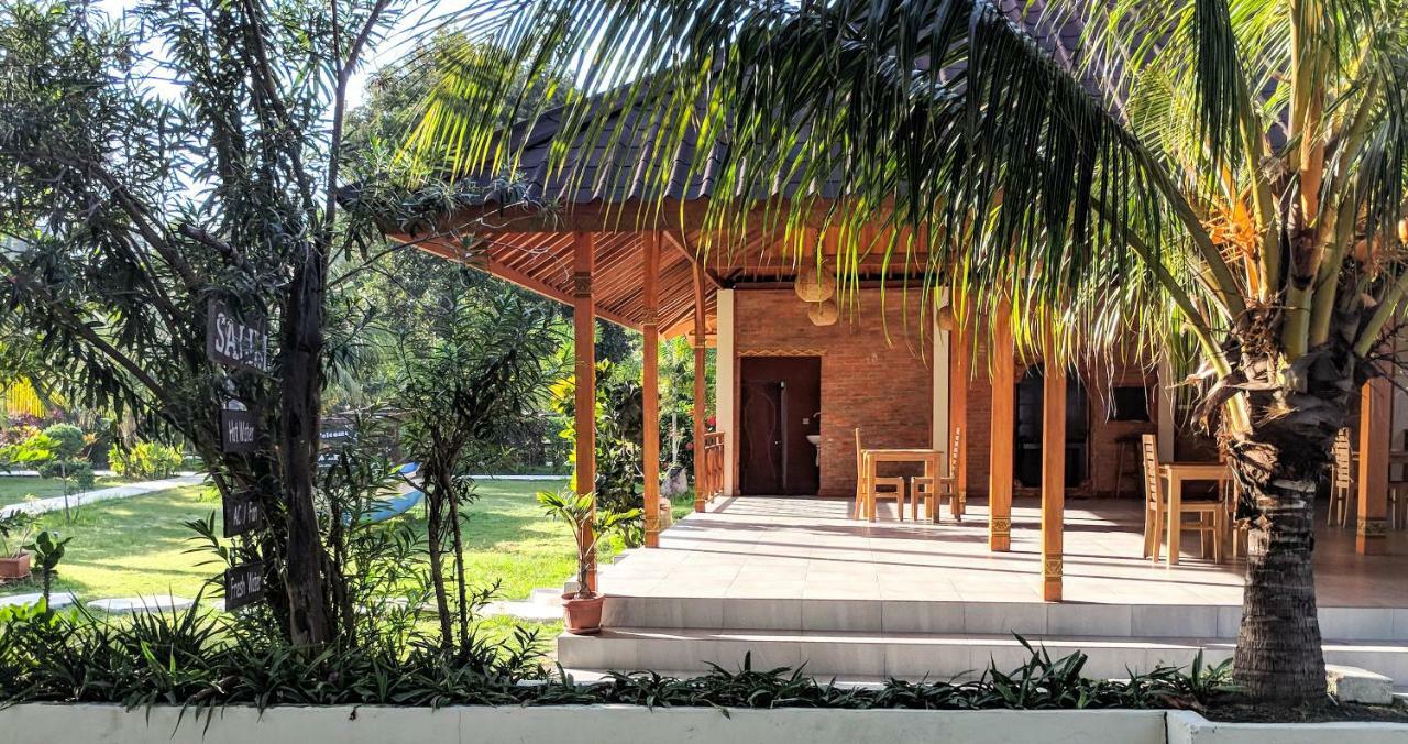 Salili Bungalow Гили Еър Екстериор снимка