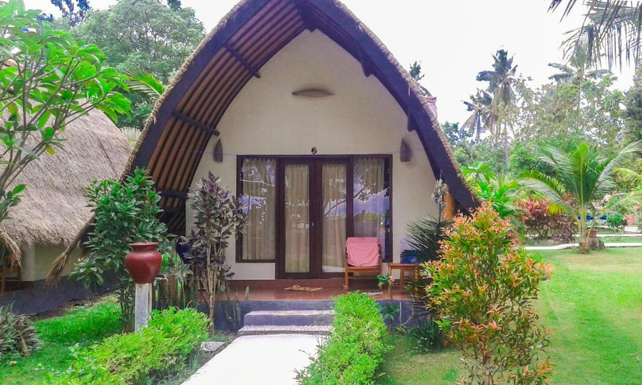 Salili Bungalow Гили Еър Екстериор снимка