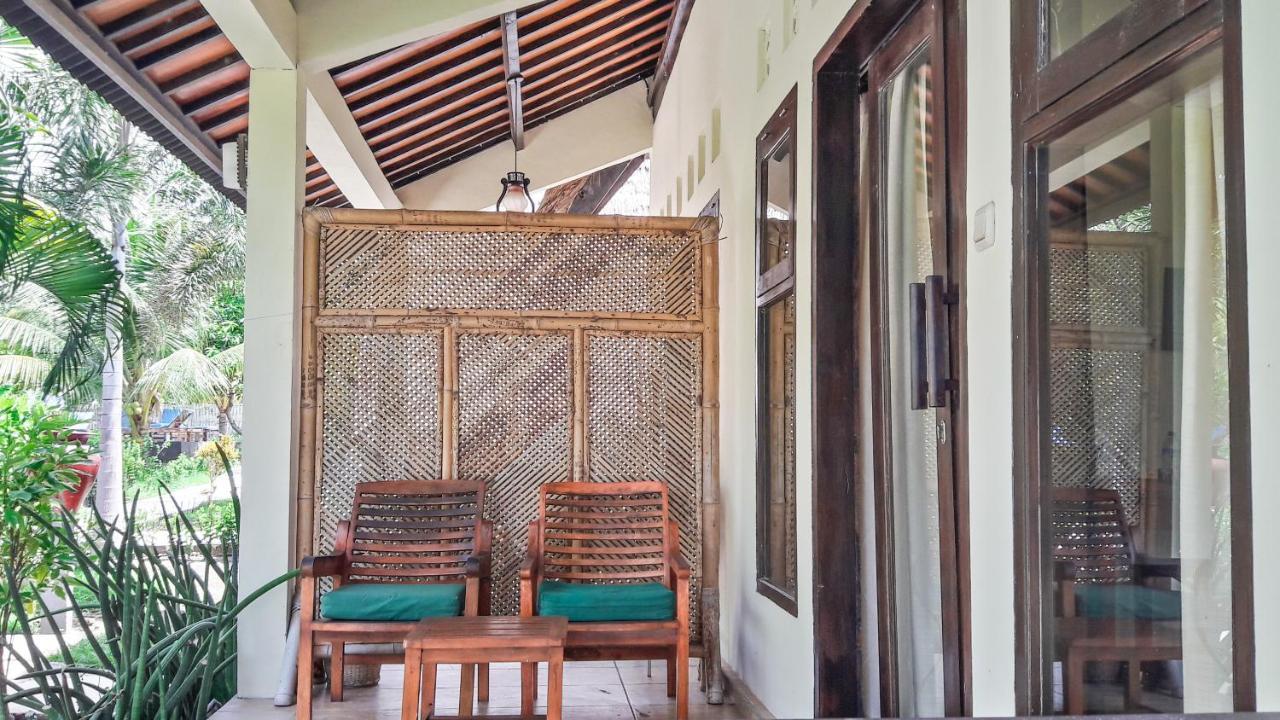 Salili Bungalow Гили Еър Екстериор снимка